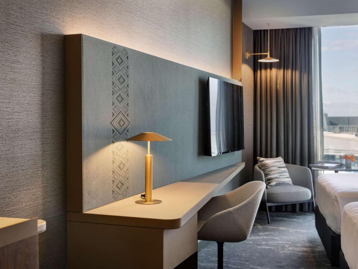 Hotel Pullman Auckland Airport Exterior foto A guest room at the hotel