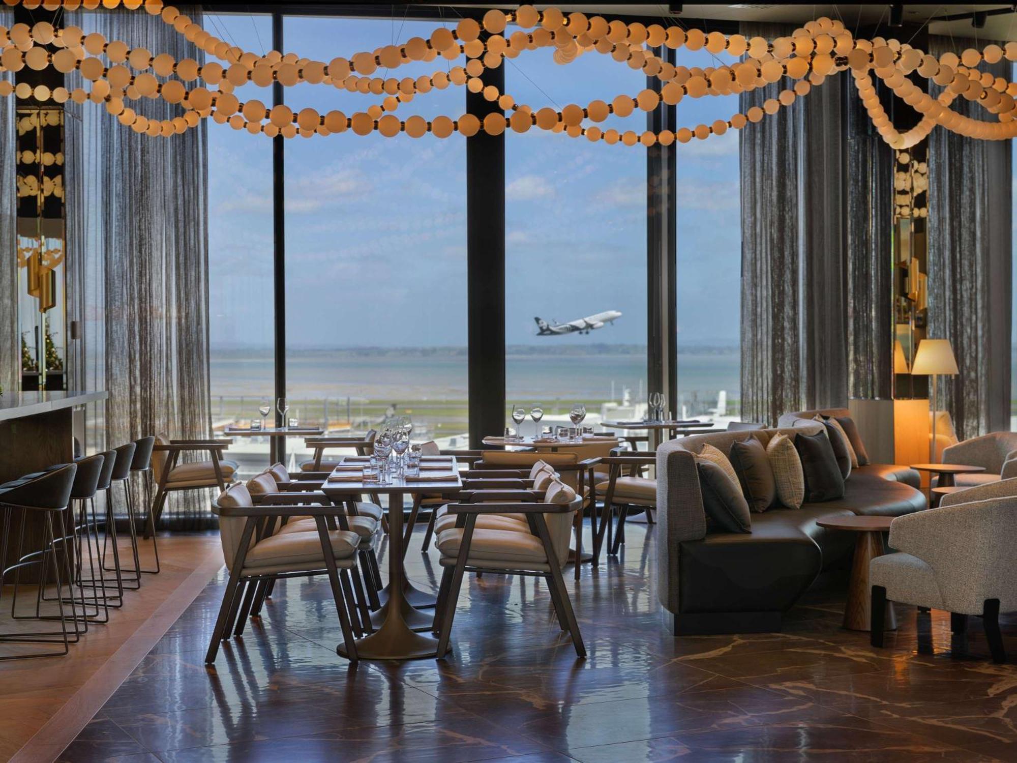 Hotel Pullman Auckland Airport Exterior foto The lounge at the airport