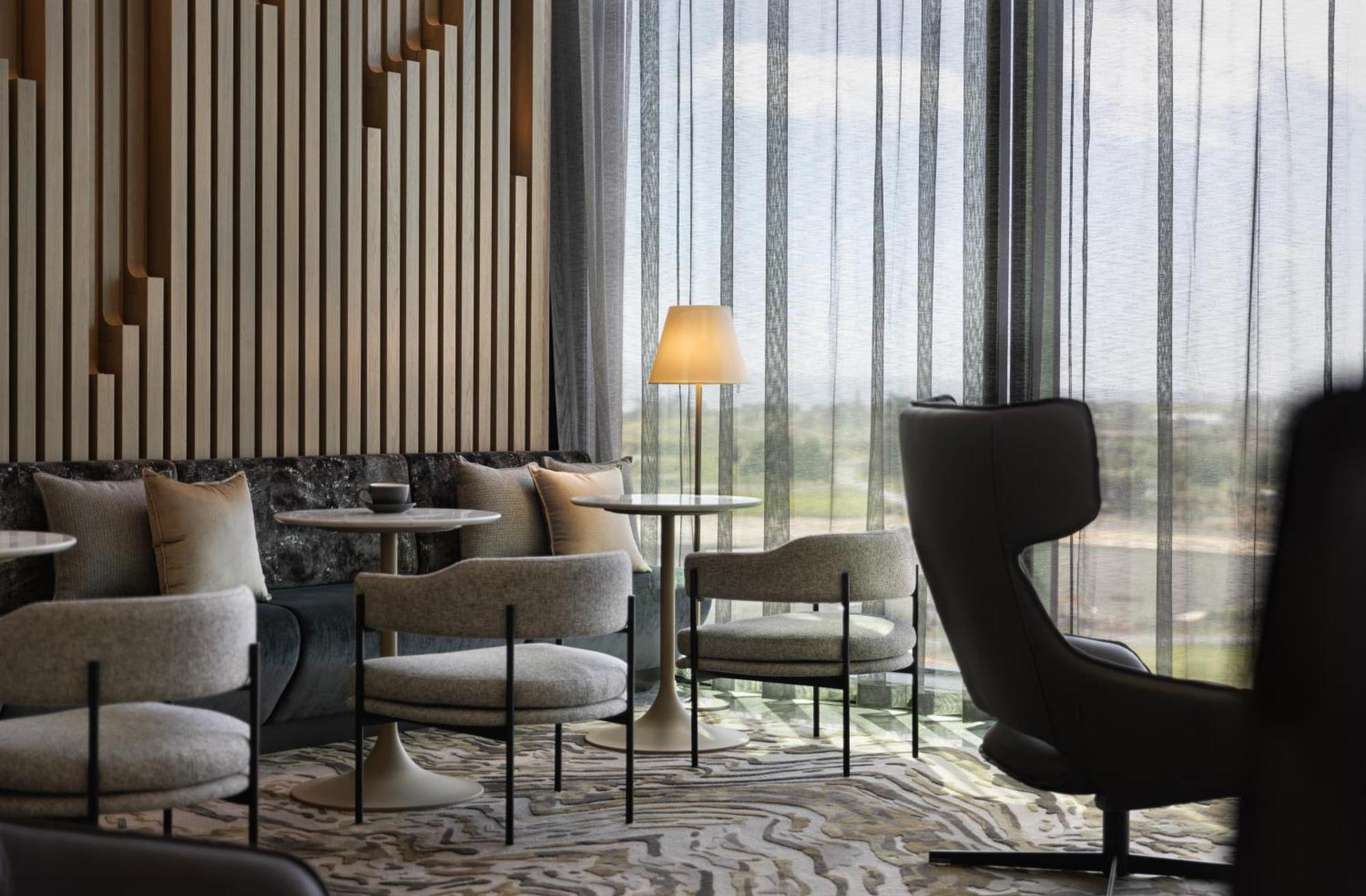 Hotel Pullman Auckland Airport Exterior foto The Club Lounge at the Westin Hyderabad